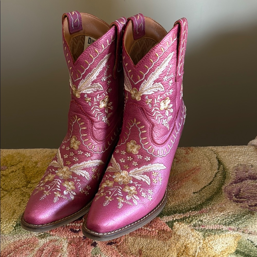 Dingo Pink Ankle Boots with Embroidery